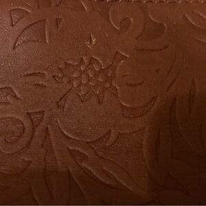 Elegant Brown Embossed Leather Bag
Large Portland leather bag